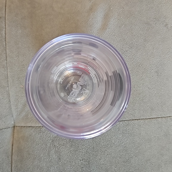 Disney Tervis Insulated Mickey Mouse Tumbler (16 oz) - Picture 4 of 6